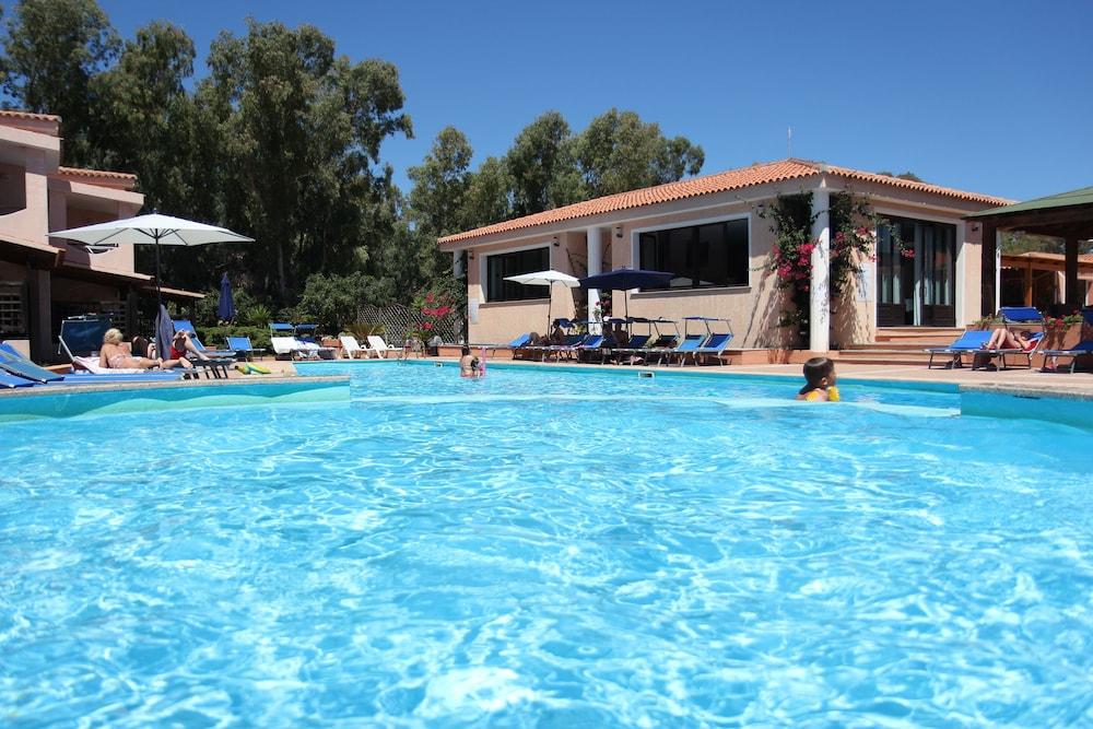 Marina Manna Hotel And Club Village Valledoria  Exterior photo